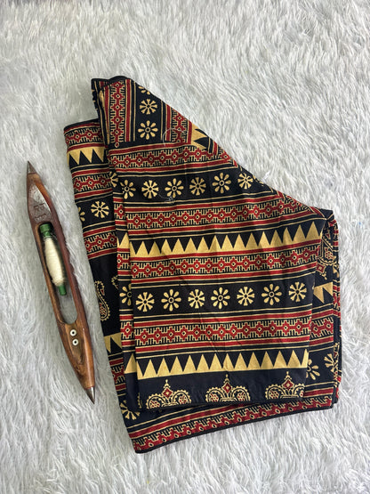 Pattern Boatneck Kum Round Neck in Princess Cut | Ready Made Blouse