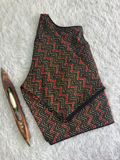 Pattern Boatneck Kum Round Neck in Princess Cut | Ready Made Blouse