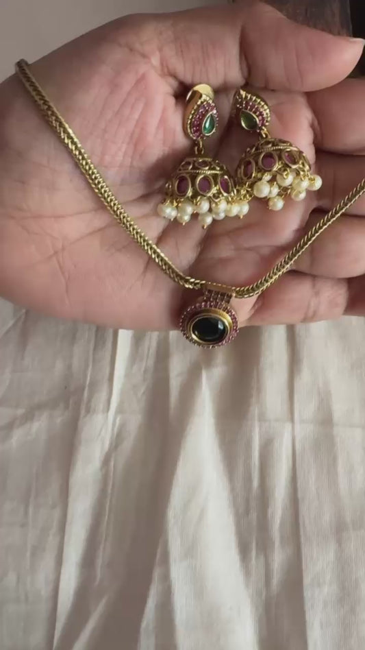 Green Pendant Chain